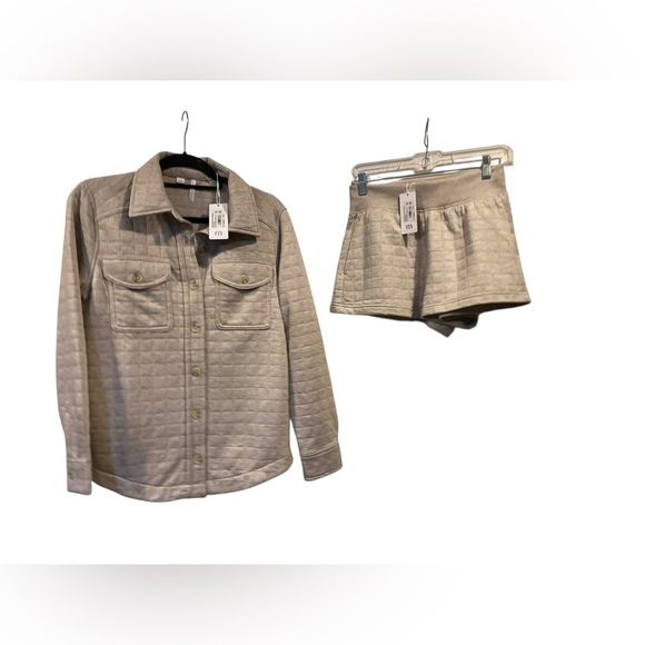 NWT Travis Mathew quilted pullover and shorts set HEATHER SAVANNAH TAN Size XS
